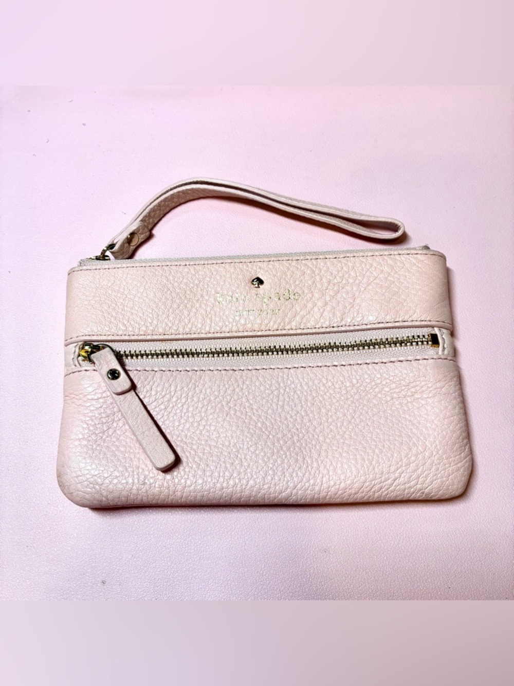 Preowned Kate Spade zip wallet wristlet